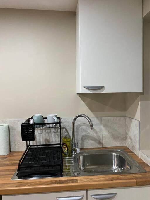 A Spacious Double Bed Studio Stoke-on-Trent ภายนอก รูปภาพ