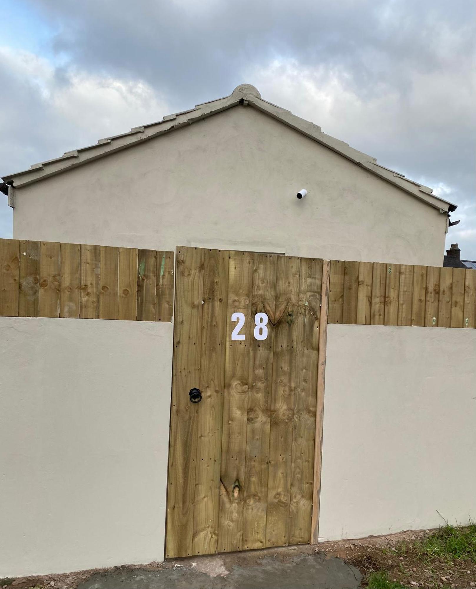 A Spacious Double Bed Studio Stoke-on-Trent ภายนอก รูปภาพ